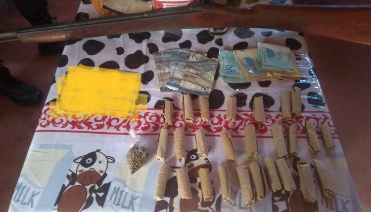 Policiais Militares do 31º BPM prendem traficantes de drogas