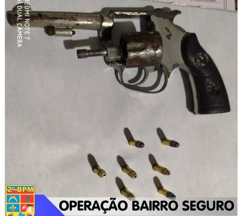 POLÍCIA MILITAR APREENDE ARMA DE FOGO DURANTE OPERAÇÃO BAIRRO SEGURO EM SÃO JOÃO DO SÓTER