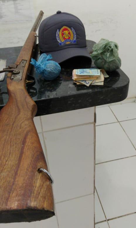 Polícia Militar prende homem com arma de fogo e droga em Barra do Corda