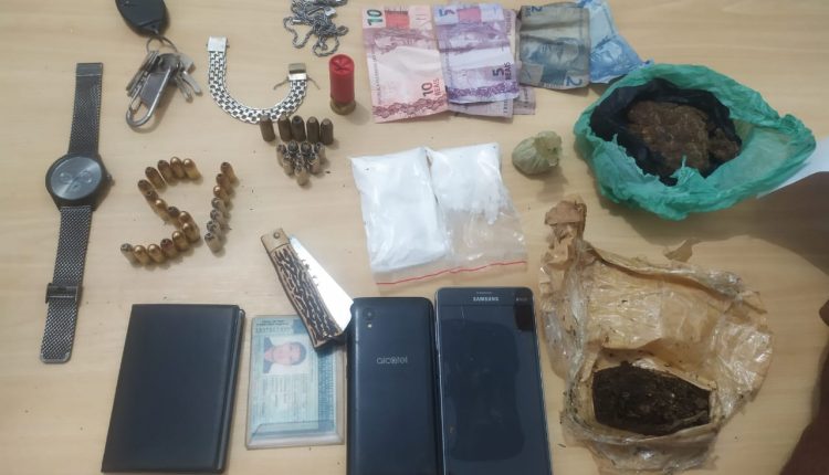 POLÍCIA MILITAR DESMONTA PONTO DE VENDA DE DROGAS EM IMPERATRIZ