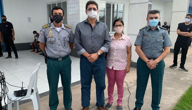 Batalhao Tiradentes e entidade religiosa promovem ação social na Liberdade