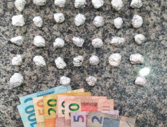 Policiais militares apreendem drogas na cidade de Pindaré Mirim