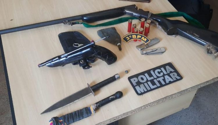 Ações da PM na região tocantina apreendem três armas de fogo e prende homem por violência doméstica