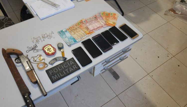 Policiais militares do 31º BPM apreendem armas e drogas em Carutapera
