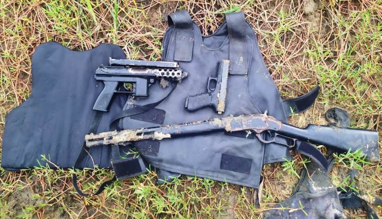 Policia Militar apreende submetralhadora, pistola, rifle e colete balístico em São José de Ribamar