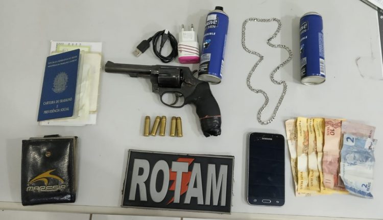 PMMA APREENDE ARMA DE FOGO E PRENDE SUSPEITOS EM ÔNIBUS DE VIAGEM QUE SAÍA DE SÃO LUÍS