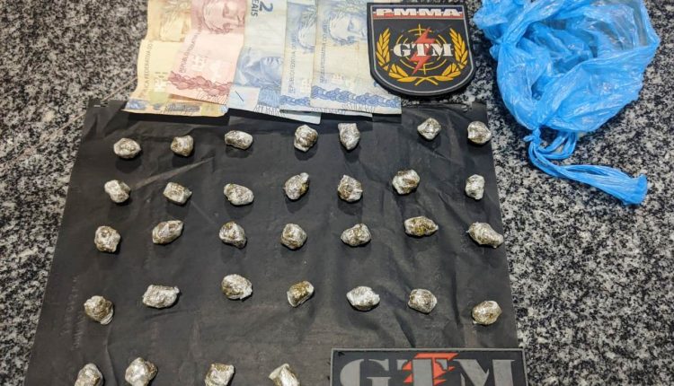 1º BPM apreende 32 trouxas de maconha no Condomínio Piancó