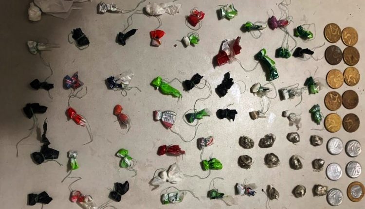 21º BPM APREENDE DROGAS E SUSPEITO DE TRAFICO