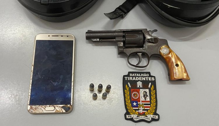 Policiais militares do Batalhão Tiradentes apreendem arma de fogo e drogas