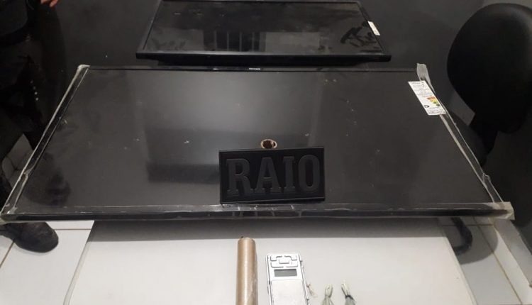 Policiais militares da 1° USC prendem suspeito na Divinéia