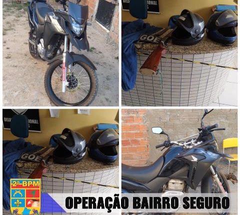 EM CAXIAS POLÍCIA MILITAR APREENDE ARMA DE FOGO E RECUPERA MOTOCICLETA ROUBADA