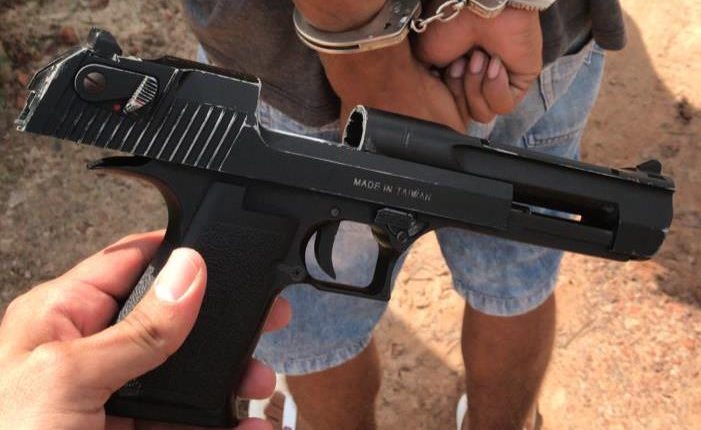 Policiais do 20º BPM apreendem simulacro e operação Inquietação é desencadeada. 