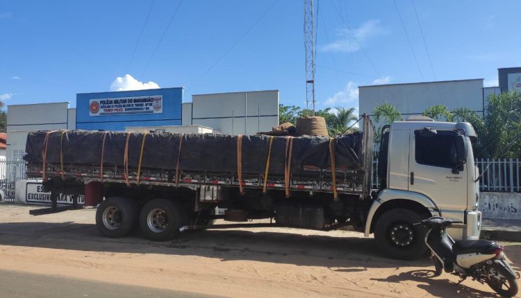 Polícia militar apreende carregamento de madeira ilegal na MA 315
