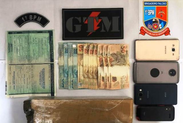 POLÍCIA MILITAR APREENDE ENTORPECENTE COM TRIO NO BAIRRO DA VILA EMBRATEL