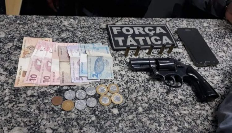 POLICIAIS MILITARES DO 15º BPM ESTOURAM BOCAS DE FUMO E APREENDEM ARMA DE FOGO