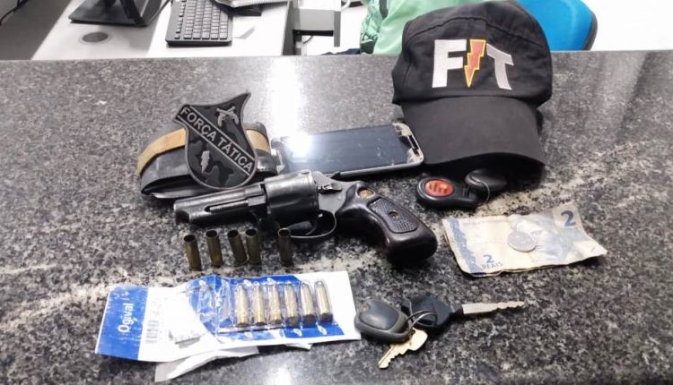 16º BPM APREENDE DUPLA POR POSSE ILEGAL DE ARMA DE FOGO