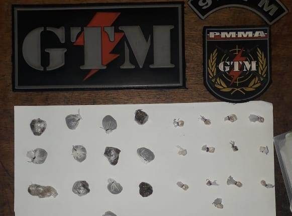 9º BATALHÃO APREENDE 28 PAPELOTES DE ENTORPECENTES