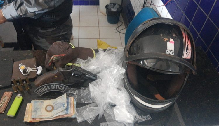 POLICIAIS DA FORÇA TÁTICA DO 36º BPM APREENDEM ARMA DE FOGO NA CIDADE DE VIANA