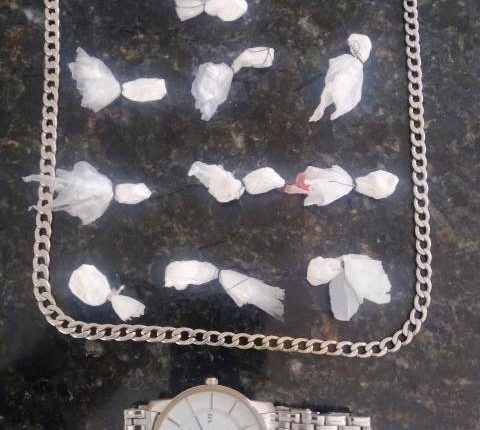 6º BPM PRENDE HOMEM COM COCAÍNA NO BAIRRO JARDIM AMÉRICA