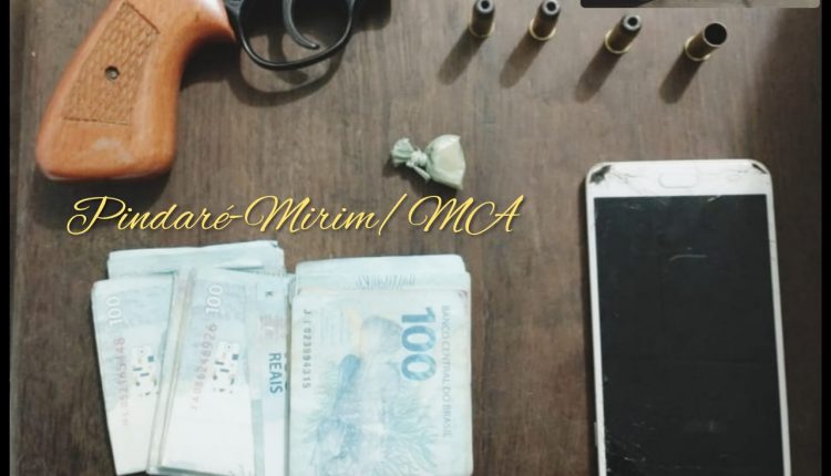 Policiais militares do 7° BPM prendem homem com arma, drogas e mais de sete mil reais na cidade de Pindaré-Mirim.