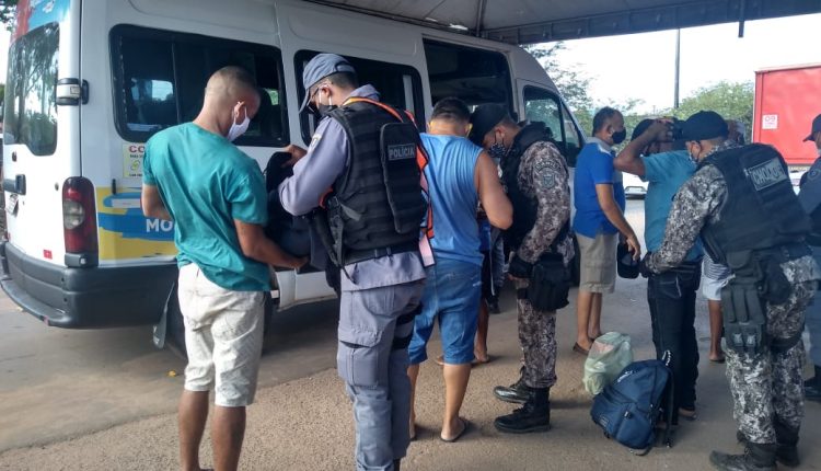 21º BPM e Canil do Choque realizam operação “Barreira da Estiva”