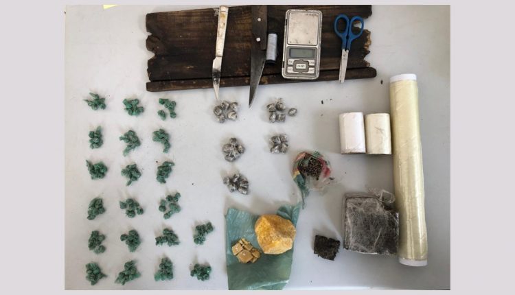 Policiais militares do 27º BPM prendem suspeito por tráfico de drogas em Axixá-MA