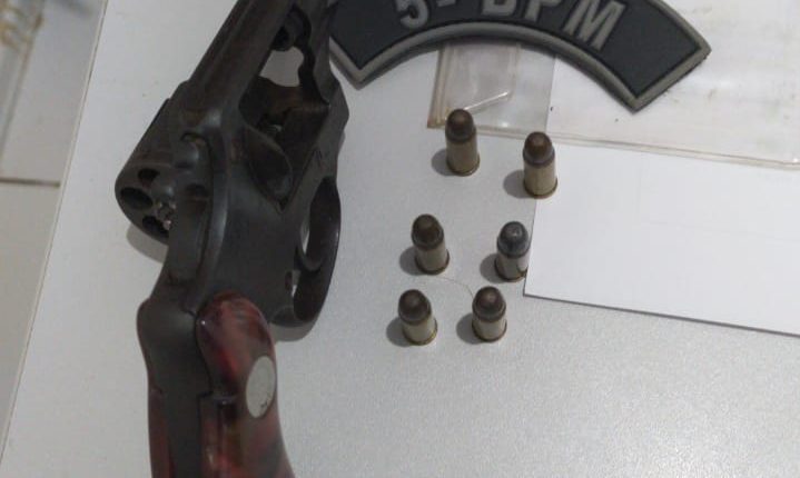PMMA PRENDE INDIVÍDUO POR PORTE ILEGAL DE ARMA DE FOGO EM BARRA DO CORDA
