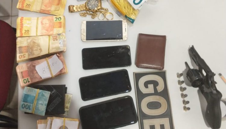 Grande quantidade de cigarros e dinheiro é apreendida em operação conjunta da Polícia Militar e Polícia Civil na cidade de Bequimão – MA.