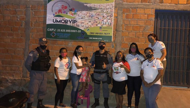 2º BPM ENTREGA APARELHO CELULAR AO POLICIAMENTO COMUNITÁRIO DO RESIDENCIAL VILA PARAÍSO EM CAXIAS