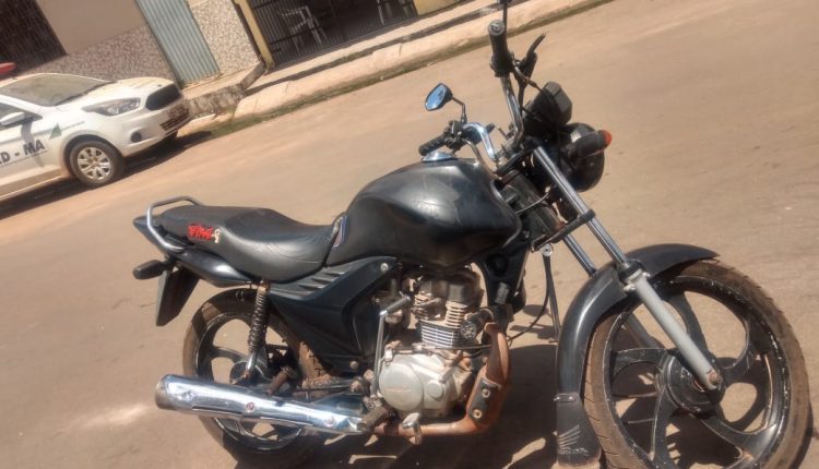 Simulacro e motos roubadas são apreendidos por policiais do 28º BPM