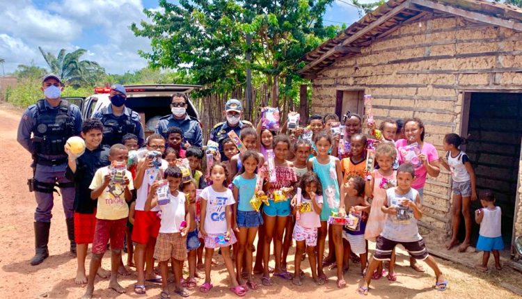PMMA em parceria com os membros da Polícia Civil, Poder Judiciário e Ministério Público realizam ação social no dia das crianças no município de Cururupu MA
