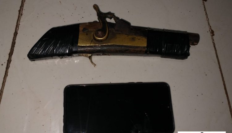 PMMA prende suspeito de roubo e apreende arma de fogo no município de Itapecuru