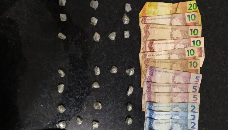 POLÍCIA MILITAR PRENDE SUSPEITOS DE TRÁFICO DE DROGAS EM CURURUPU MA