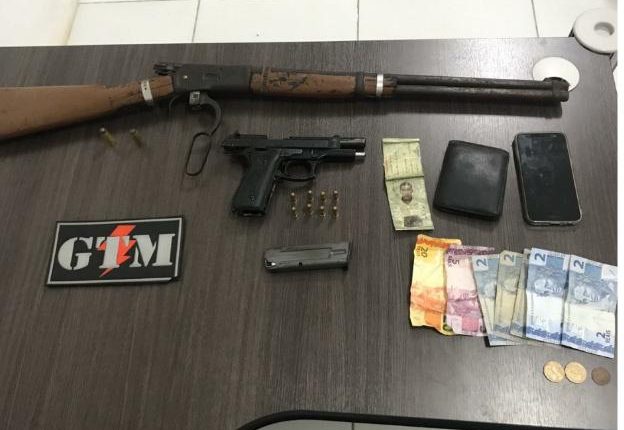 PMMA apreende 2 armas de fogo em esconderijo no município da Raposa
