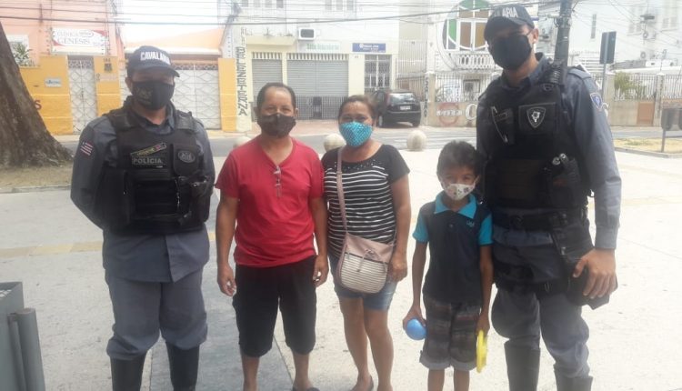 1º RPMont realiza entrega de brinquedos no centro da capital maranhense