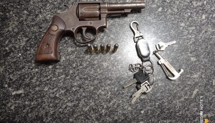 Arma e veículo roubado são apreendidos em Açailândia