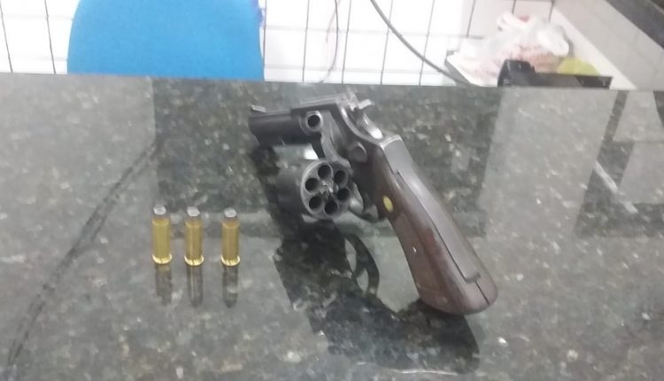 Policiais militares do 36° BPM prendem suspeito de participação em homicídio ocorrido no bairro Vila Zizi