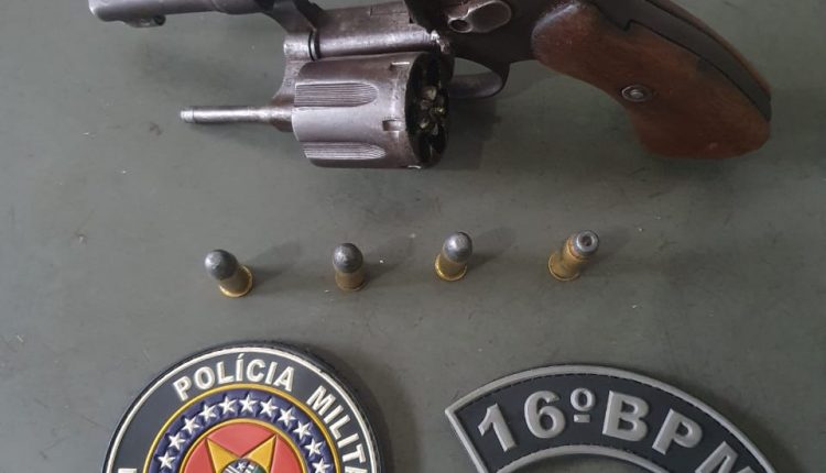 Policiais apreendem arma de fogo e recuperam motos roubadas em Santa Quitéria