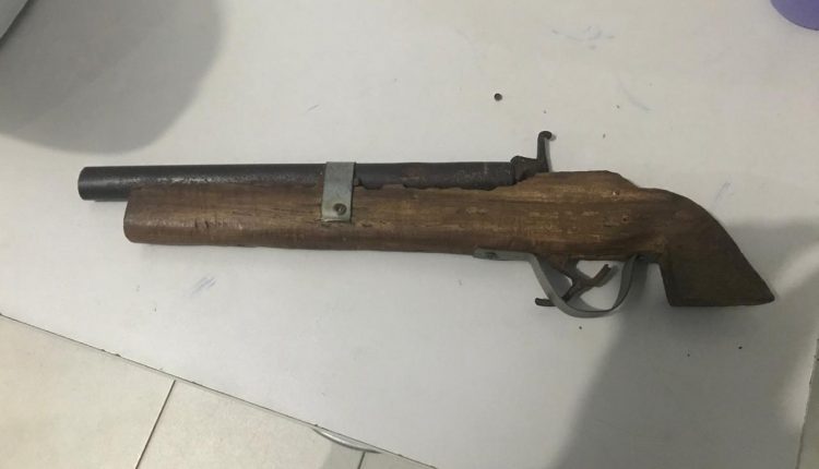 Policiais de folga prendem suspeito de roubos em Codó