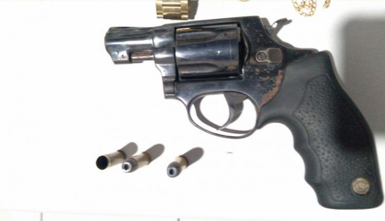 POLÍCIA MILITAR PRENDE ASSALTANTES NO BAIRRO LIMA VERDE