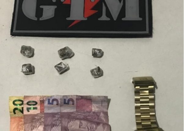 PMMA PRENDE SUSPEITO COM DROGA NO BAIRRO DE FÁTIMA
