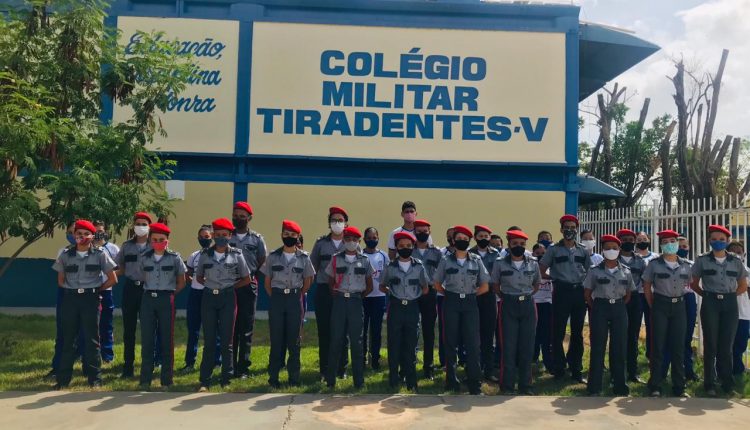 Alunos do Colégio Militar Tiradentes V levam ouro, prata e bronze na Olimpíada Canguru de Matemática 2020