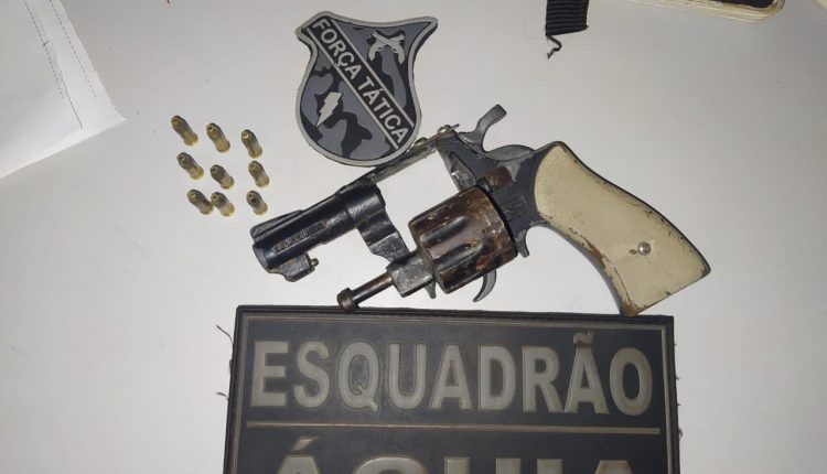ESQUADRÃO ÁGUIA DO 17º BPM PRENDE HOMEM QUE AGREDIA ESPOSA E PORTAVA REVÓLVER CALIBRE 22