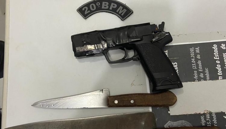 Três indivíduos são presos com simulacro de arma de fogo na Forquilha