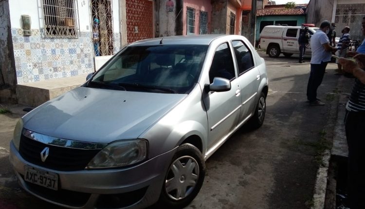 Policiais do RPMont recuperam veículo roubado no Bairro de Fátima