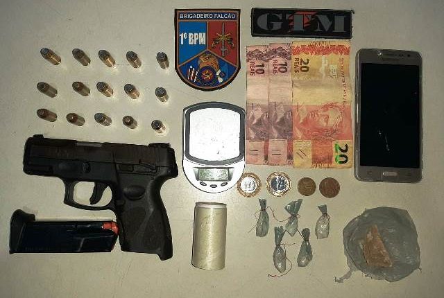 Polícia Militar apreende pistola e drogas no Bairro da Vila Embratel
