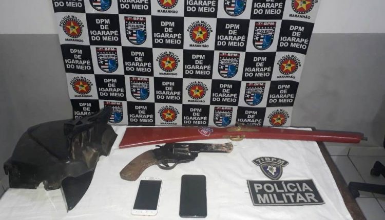 PMMA PRENDE SUSPEITOS, APREENDE ARMAS, CELULARES E RECUPERA MOTOS ROUBADAS