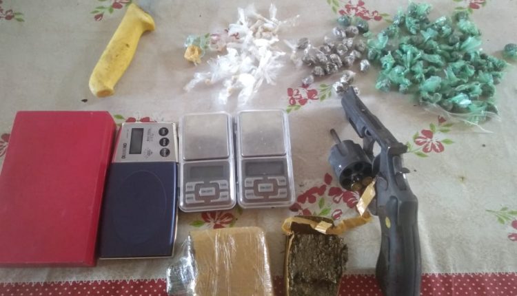 SUSPEITOS SÃO PRESOS POR TRÁFICO DE DROGAS EM MATA ROMA