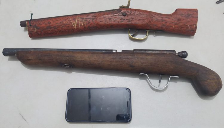 PMMA prende dupla com duas armas de fogo em Itapecuru Mirim