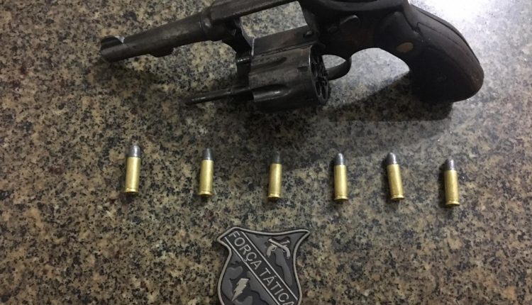 Polícia Militar apreende arma de fogo e conduz três adolescentes infratores